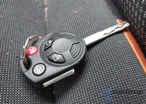 2015 Ford Transit Connect Xl z USA, uszkodzony, nr VIN NM0LS6E76F1182822